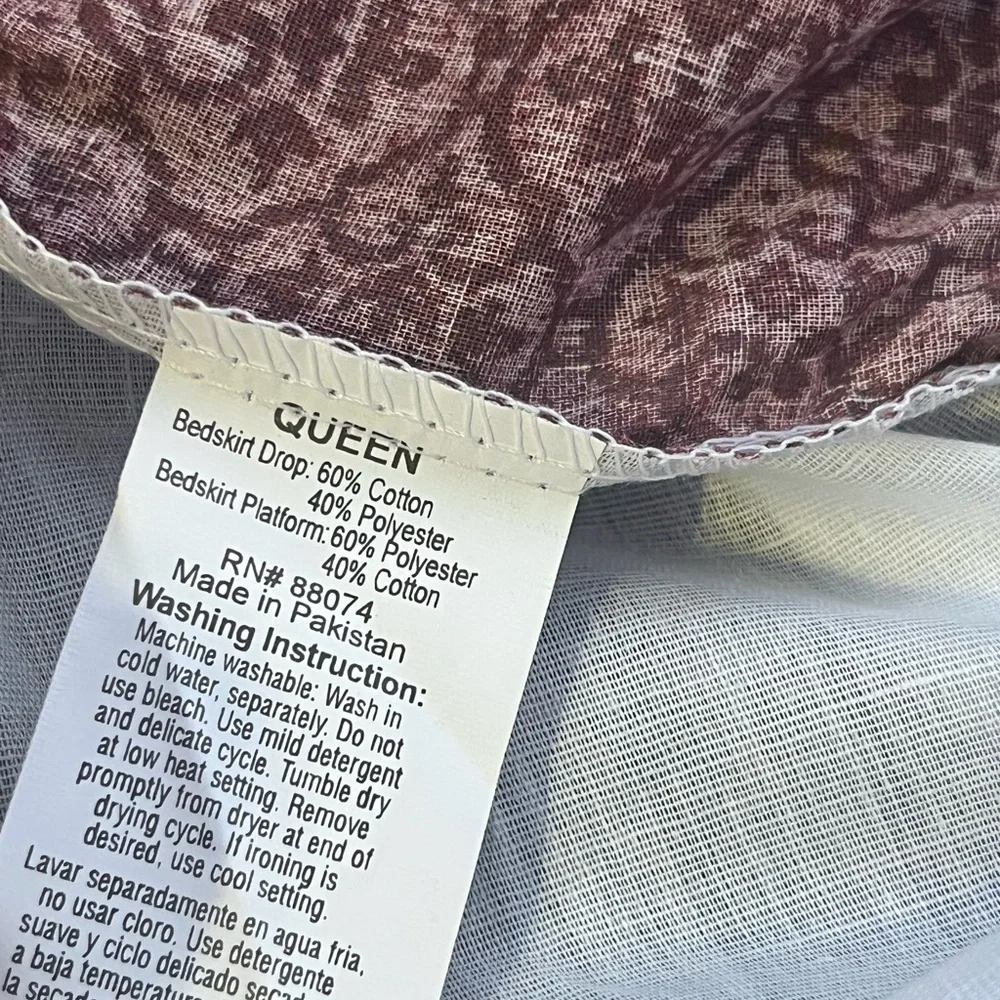 Red Print queen size Bedskirt/ Firm price